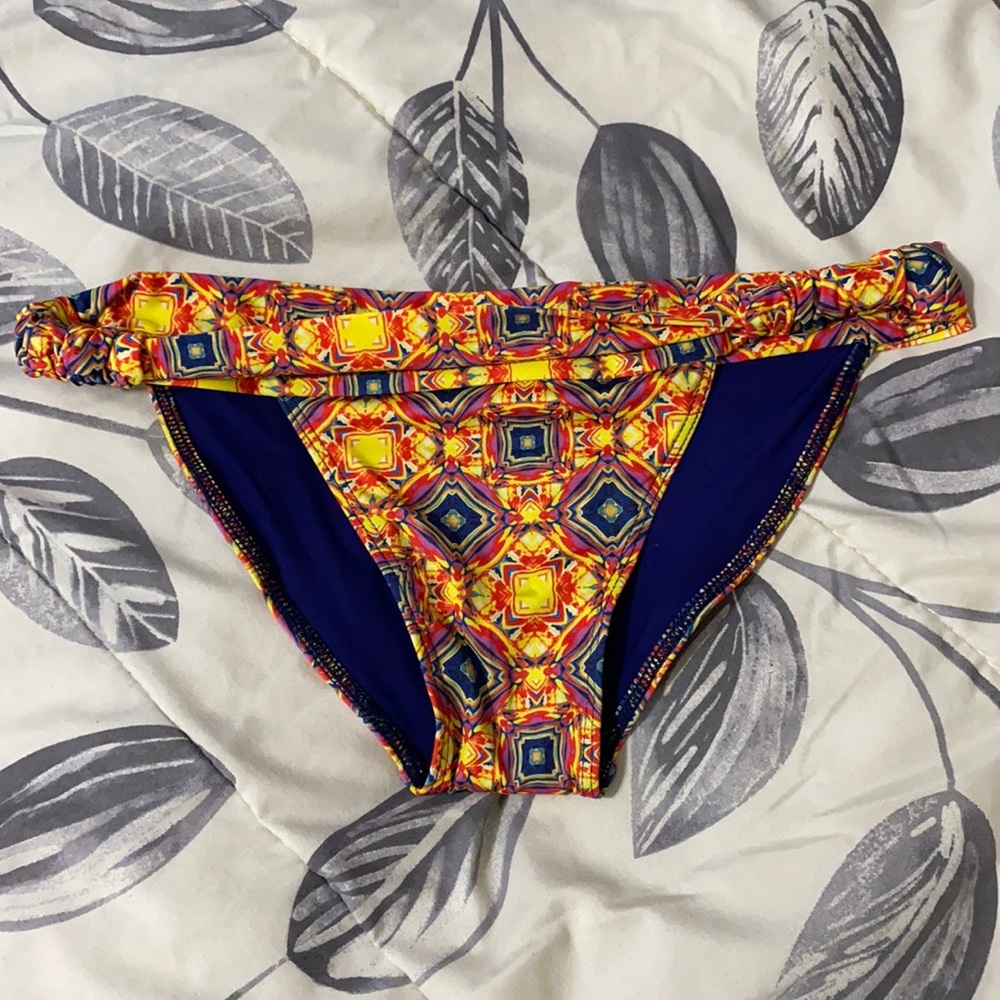 NEW⭐️ Koral Multi-Pattern Bikini Bottom Size M